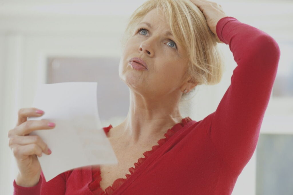 13 sintomas da menopausa e como aliviar (com teste online)