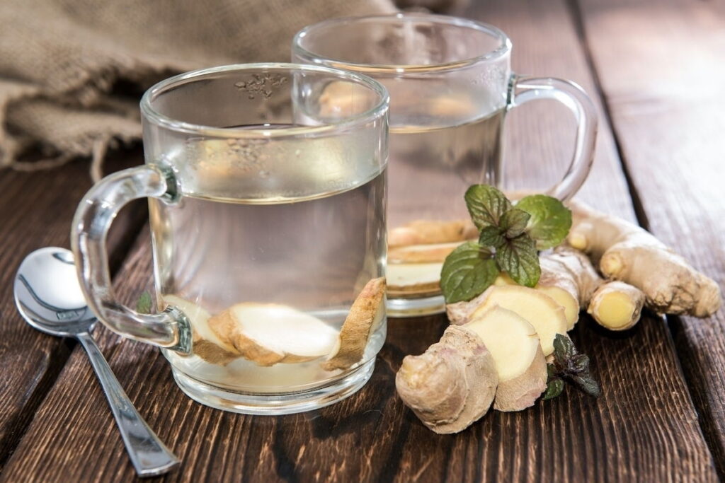 Chá de gengibre para tosse: 5 receitas para fazer em casa