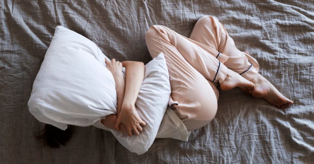 Por que mulheres sentem mais dores do que os homens?