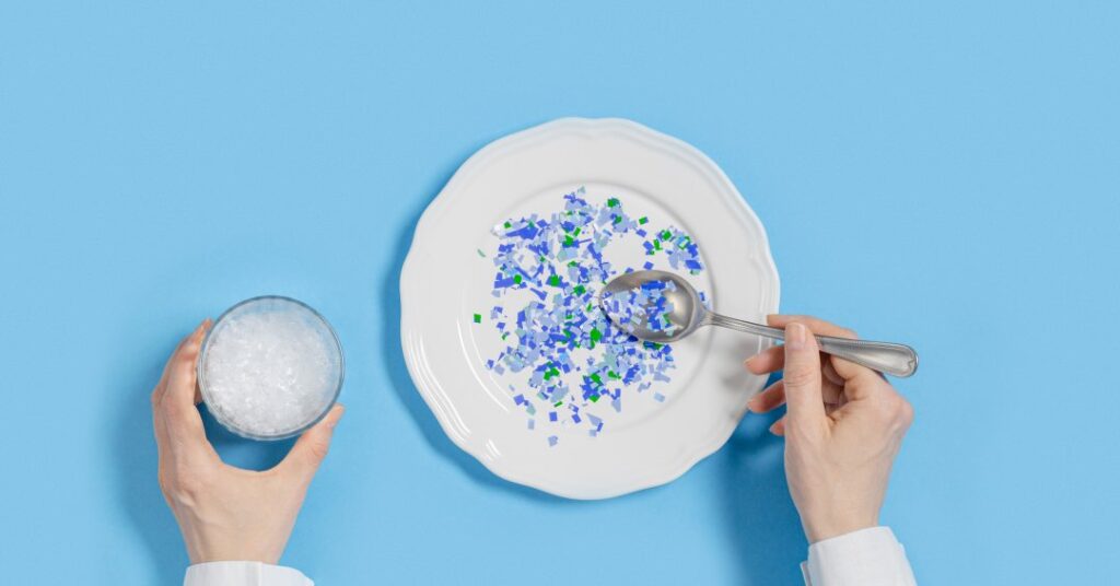 Você já está comendo plástico. Entenda quais são os riscos para a saúde