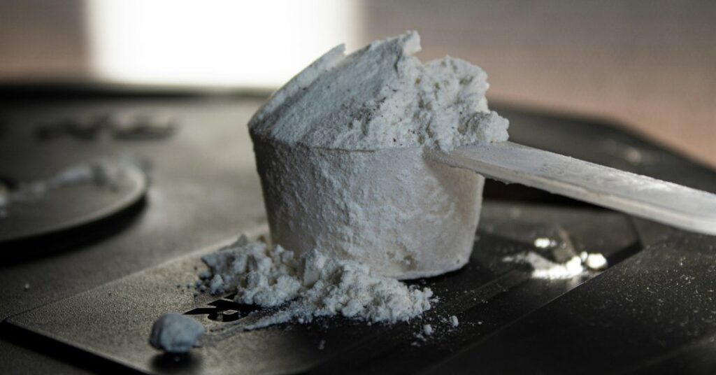 Caseína: o que é, para que serve e quem deve tomar