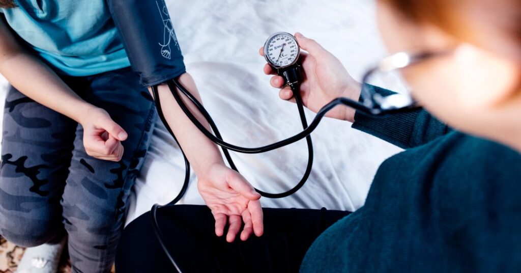 Hipertensão em crianças e adolescentes dobrou em duas décadas, revela estudo