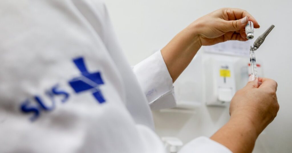 Vacinas contra a bronquiolite em bebês começam a chegar ao SUS