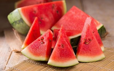 11 benefícios da melancia, tipos e como consumir (com receitas)