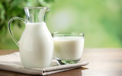 6 benefícios do leite para a saúde (e quem não pode consumir)
