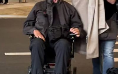 Ator de Grey’s Anatomy diagnosticado com ELA é visto em cadeira de rodas