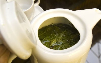 Chá de coca: a bebida dos Andes que ajuda a enfrentar a altitude