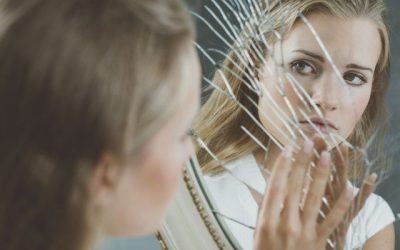 Despersonalização: o que é, sintomas, causas e tratamento