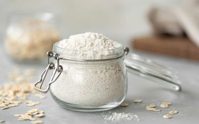 Farinha de aveia: 8 benefícios e como usar (com receitas)