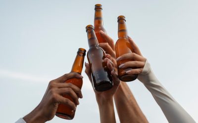 O álcool como símbolo de pertencimento e o alto custo para a saúde