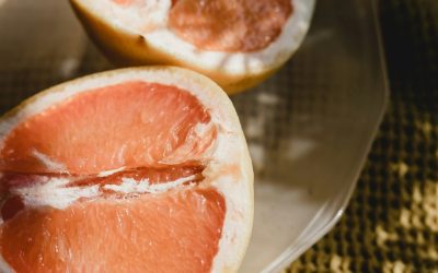 Pomelo: conheça a fruta cítrica gigante e ch...