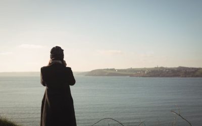 Qual a diferença entre solidão e solitude? Dr. Kalil e Monja Coen explicam