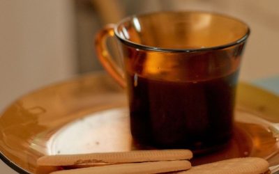 Quantos cafés eu posso tomar por dia? Veja riscos e benefícios