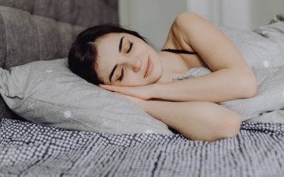 Saiba a melhor posição para dormir e evitar...