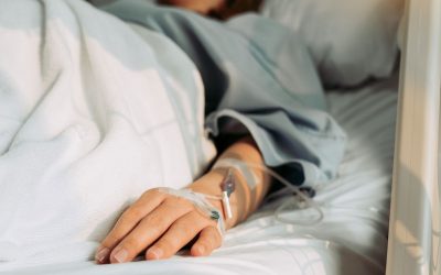 Sepse: o que é, sintomas, tipos, causas e tratamento