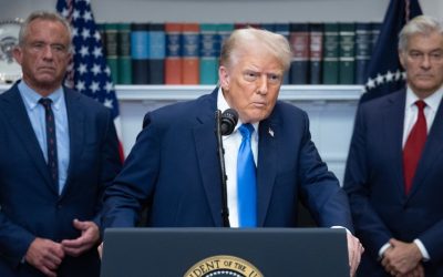 Trump associa autismo a uso de Tylenol na gestação: saiba o que diz a ciência