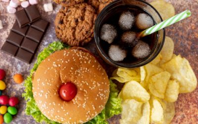 Ultraprocessados poderiam “ativar” genes que causam doenças, diz estudo inédito